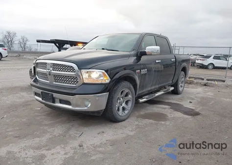 2018 Ram 1500 Laramie 4X4 5'7 Box z USA, uszkodzony, nr VIN 1C6RR7NT8JS110252